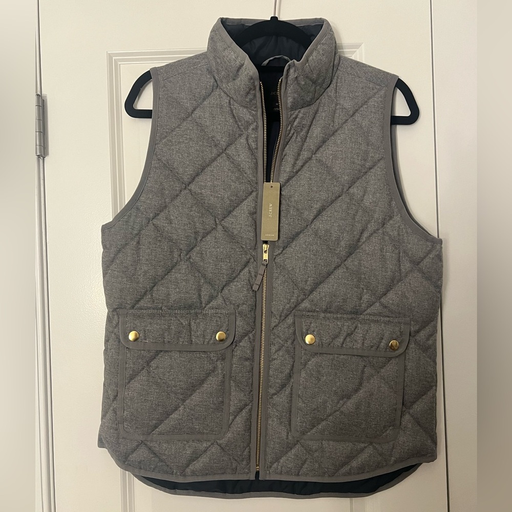J.Crew grey vest. NWT. Size medium.